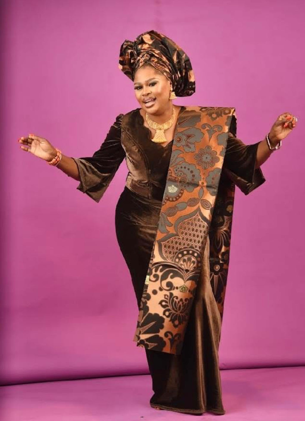 Velvet Iro and Buba set, brown, classic aso ebi outfit, Yoruba dress